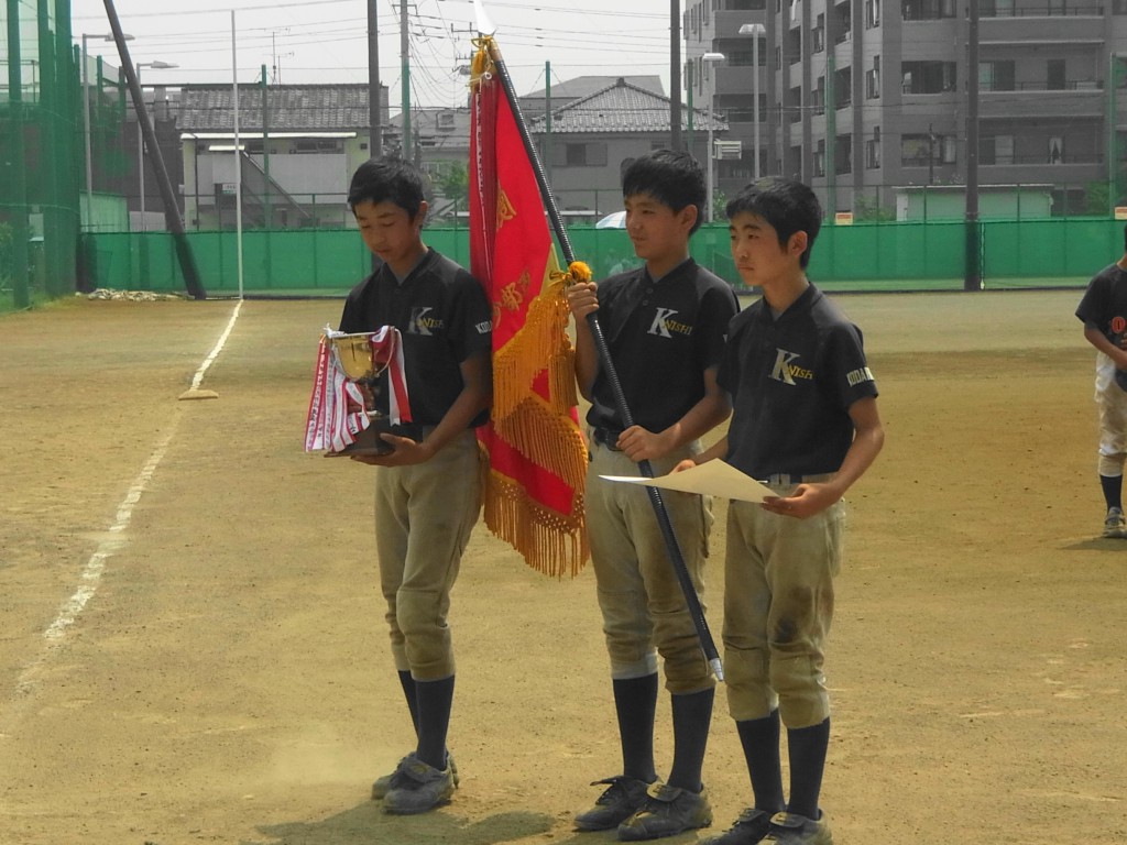 ついに手にした優勝旗！