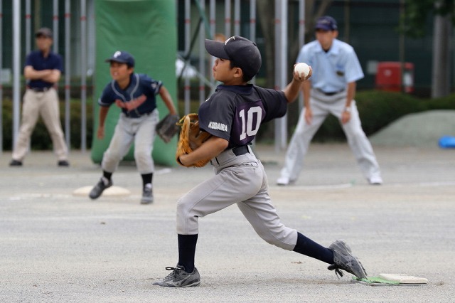 ジュニアカップ戦では、西野球部の主将がチーム主将を務めた