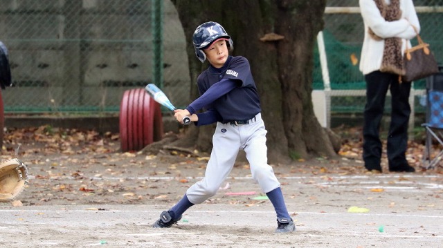 3番は捕邪飛に倒れ、残念ながら得点ならず